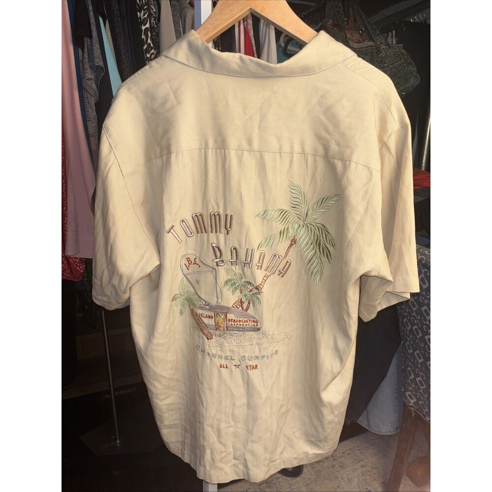 Tommy Bahama XXL Silk Camp Shirt “Island Broadcasting” Beautiful!